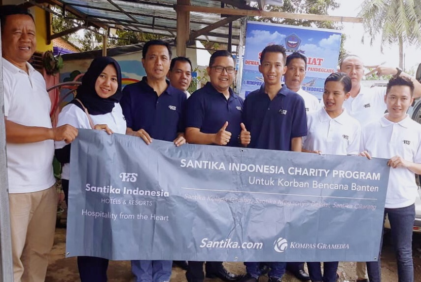 Hotel Santika berikan bantuan untuk korban bencana Banten.