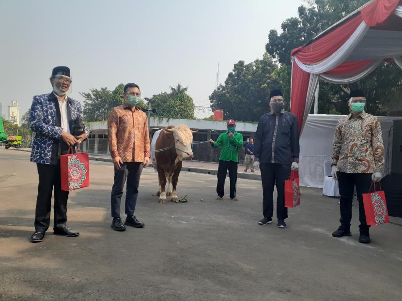 Huawei Indonesia dan Republika sumbang hewan kurban di Masjid Istiqlal, Rabu (29/7).