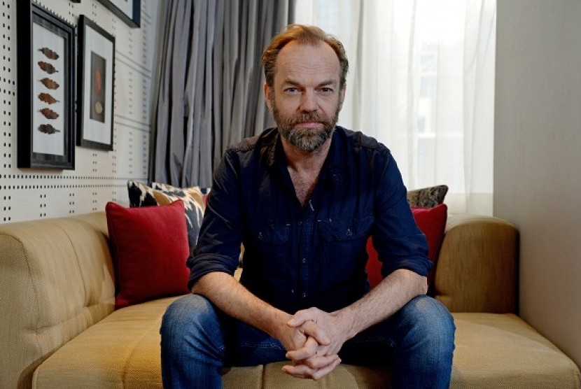 Hugo Weaving