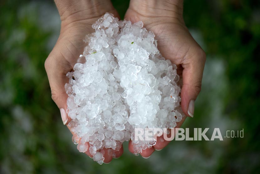 Hujan Es di Bekasi, Ini Penjelasan BMKG