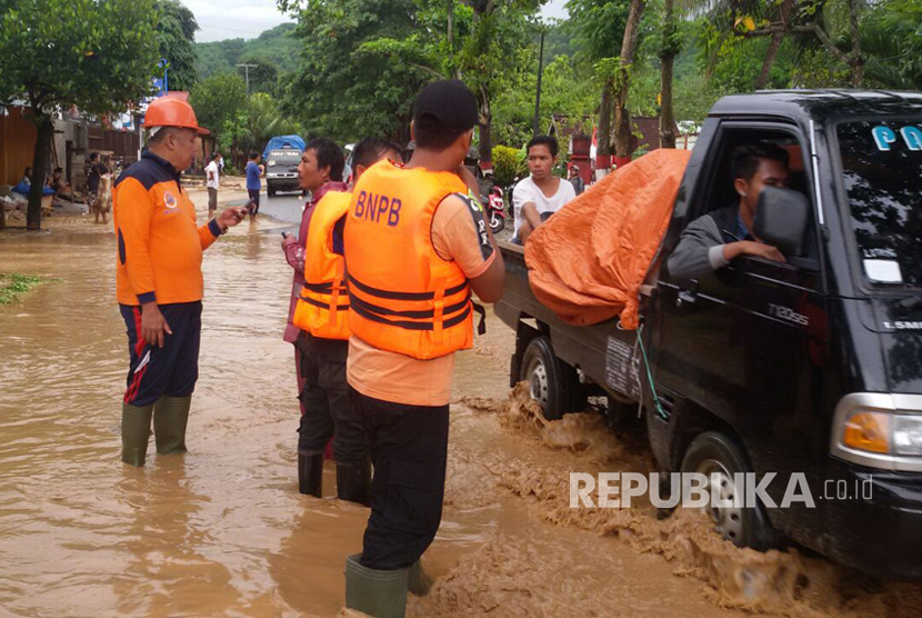 [ilustrasi] Banjir di Kabupaten Lombok Barat, NTB pada Maret lalu.