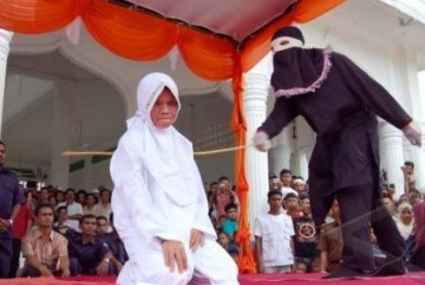 Hukuman cambuk di Aceh