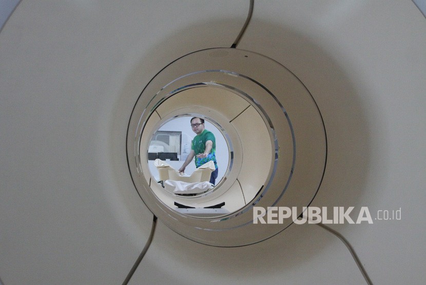 Pendiagnosa kanker PET CT Scan di Rumah Sakit MRCCC Siloam Semanggi, Jakarta.