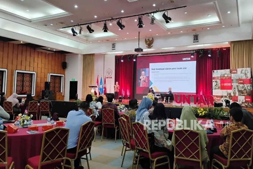 UNM Tingkatkan Kompetensi Kehumasan Lewat Lokakarya Mutu Siaran Pers LLDIKTI 3