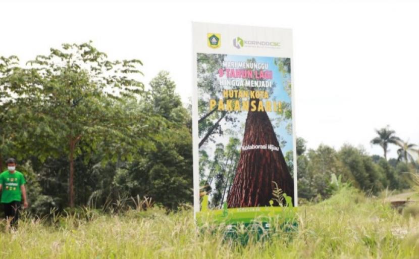 Hutan Kota Pakansari, Bogor, mulai memberikan banyak manfaat kepada warga sekitar, mulai dari aspek ekonomi hingga lingkungan. Area hijau ini merupakan bagian dari Corporate Social Contribution (CSC) dari Yayasan Korindo yang bekerja sama dengan Pemerintah Kabupaten Bogor.