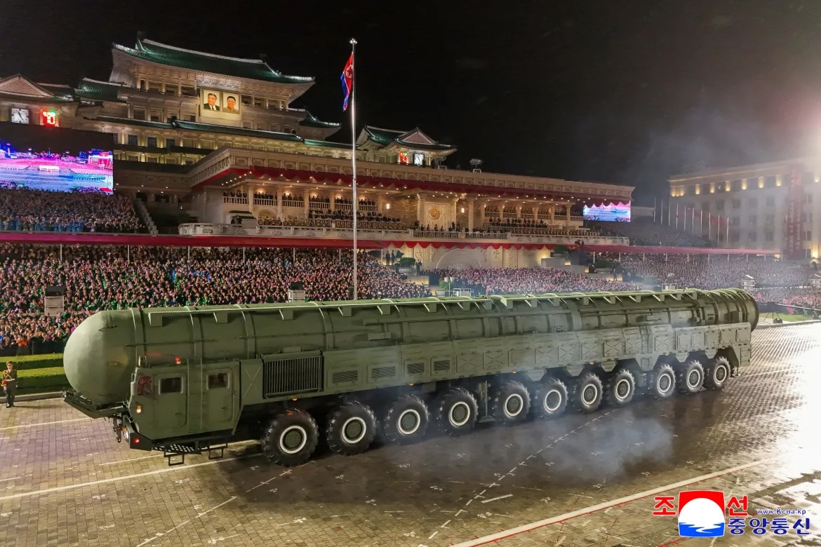 Hwangsong-20, rudal antarbenua terbaru milik Korea Utara dipamerkan di Pyongyang, Jumat (10/10/2025).