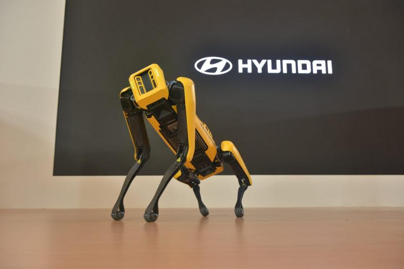 Hyundai bekerja sama dengan Boston Dynamics menghadirkan robot bernama Sport.