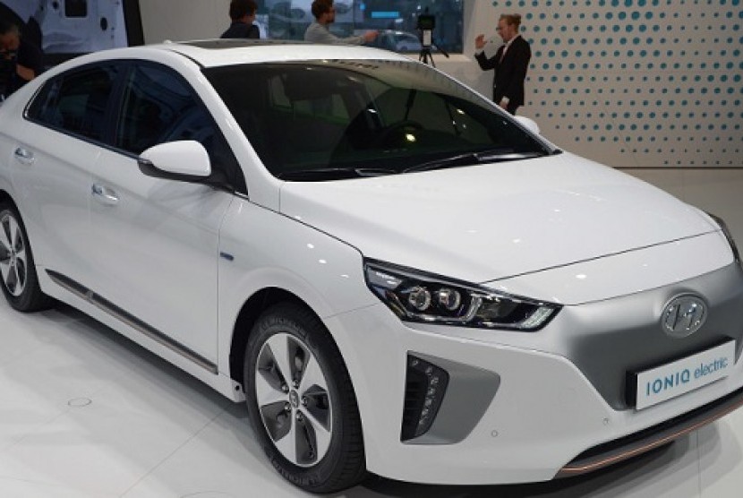 Hyundai Ioniq EV. salah satu kendaraan listrik yang ditawarkan pasar otomotif Tanah Air