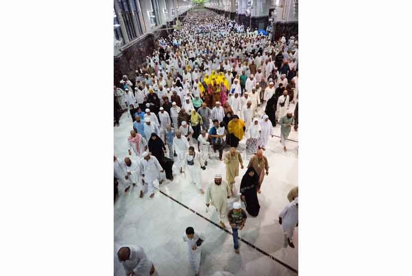 Ibadah haji di mekkah. (Republika/Yogi Ardhi)