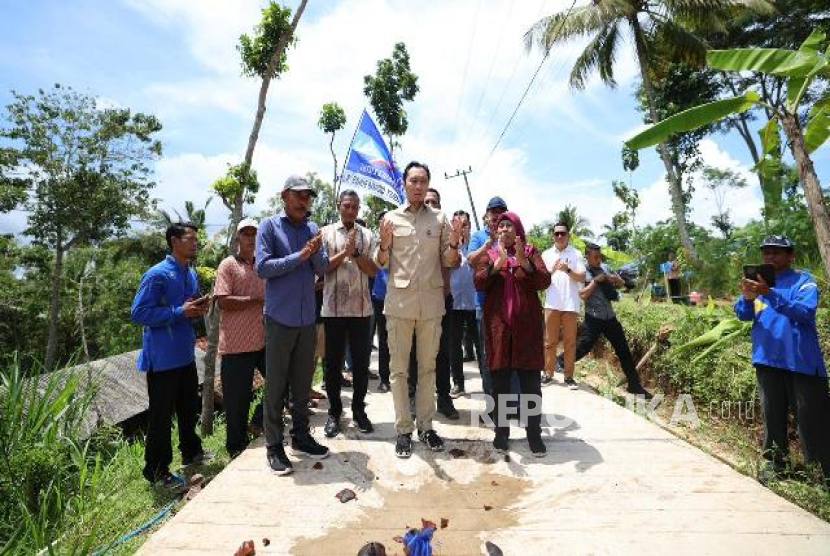 Pemanfaatan Jalan Desa Didorong Sebagai Sarana Pemerataan Akses Layanan Publik