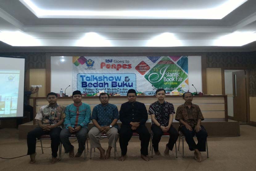 IBF Goes To Pesantren digelar di  Ponpes Al Amanah Al Gontory yang berlokasi di Pondok Aren Tangerang Selatan, Banten, Ahad (24/1), dengan nara sumber O Silihin.
