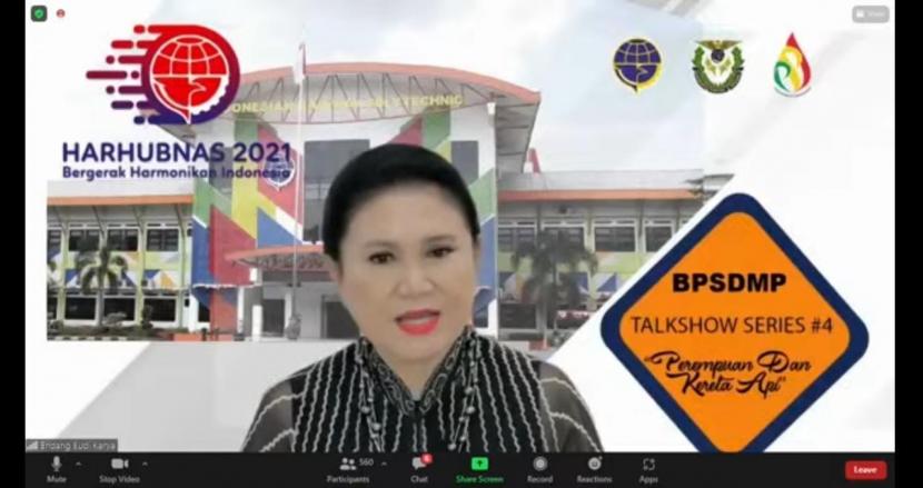 Ibu Asuh Taruna Endang Budi Karya Sumadi membuka talkshow daring dengan tema 