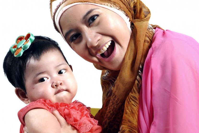 Ibu dan bayinya. pemberian ASI eksklusif sangat efektif menurunkan risiko stunting.