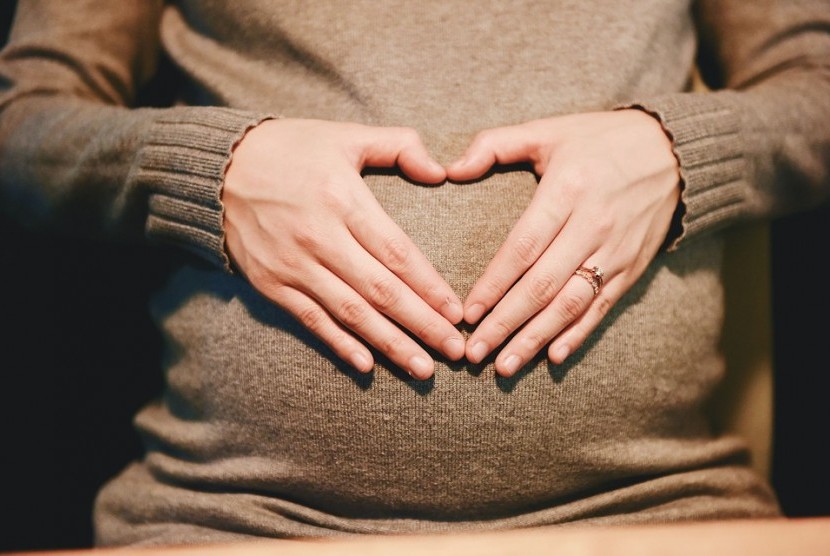 Ibu hamil (Ilustrasi). Bayi laki-laki berisiko menderita gangguan perkembangan saraf ketika ibunya tertular virus penyebab Covid-19 selama kehamilan.