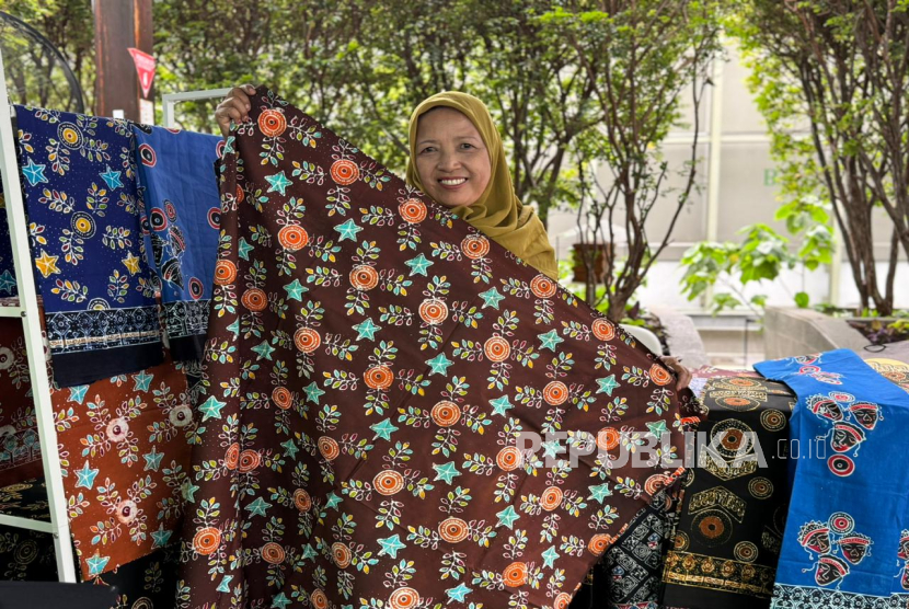 Didampingi PNM Urus Dokumen Usaha, Rantiyem Mantap Wariskan Usaha Batik