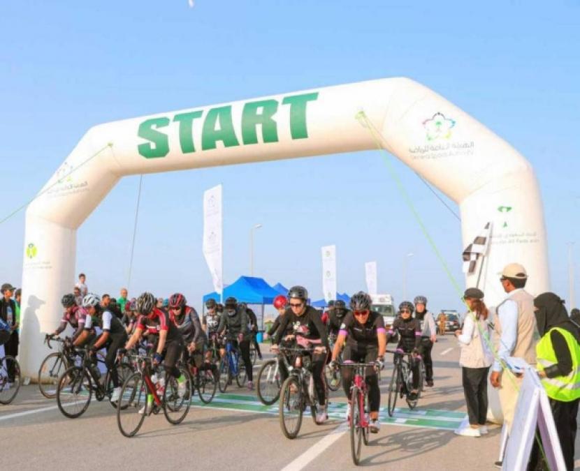 Ibukota Riyadh, Arab Saudi dijadwalkan menjadi tuan rumah balapan sepeda bagi wanita, Jumat (12/3). Balapan ini diselenggarakan oleh Federasi Bersepeda Saudi, sebagai bagian dari kalender 2021 untuk musim olahraga lokal.
