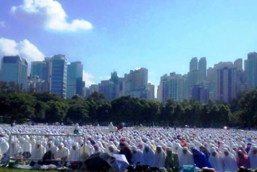 Ilustrasi - Shalat Idul Adha di Taman Victoria Hong Kong