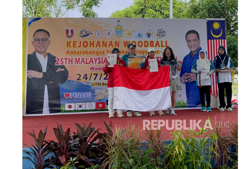 Ika Yulianingsih dari Program Studi Pendidikan Olahraga UMJ berhasil meraih dua medali emas dalam ajang 25th Malaysia Open International Woodball Championship 2025, yang digelar pada 24–27 Juli 2025 di Universiti Teknologi MARA (UiTM), Malaysia.