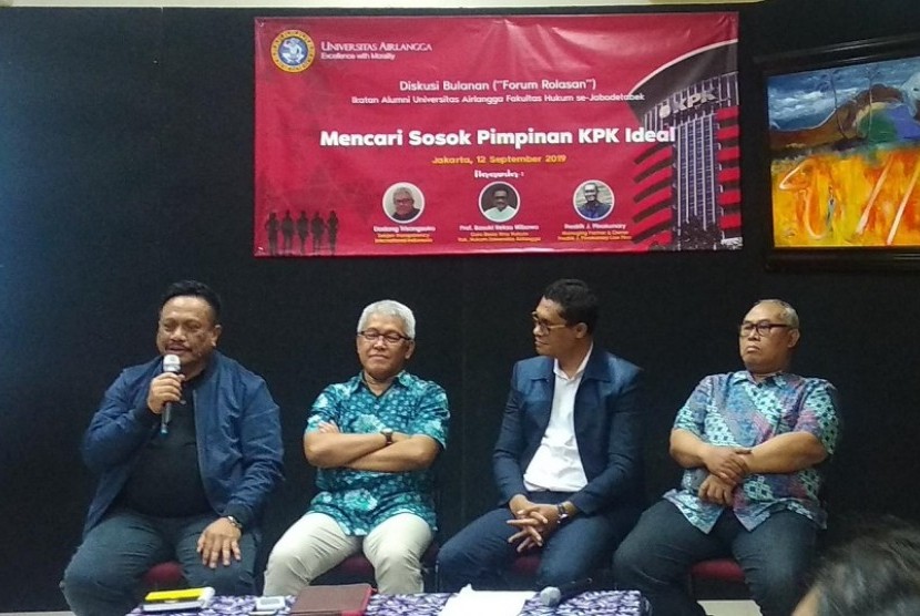  Ikatan Alumni Fakultas Hukum Universitas Airlangga, Surabaya, menyoroti dinamika yang terjadi akhir-akhir ini terkait upaya pemberantasan korupsi di Indonesia.