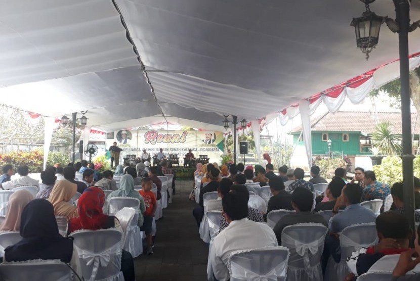Ikatan Alumni UIN Sunan Kalijaga (Ikasuka) Yogyakarta di Provinsi Nusa Tenggara Barat (NTB) menggelar reuni di Taman Narmada, Kabupaten Lombok Barat, pada Sabtu (20/7).  