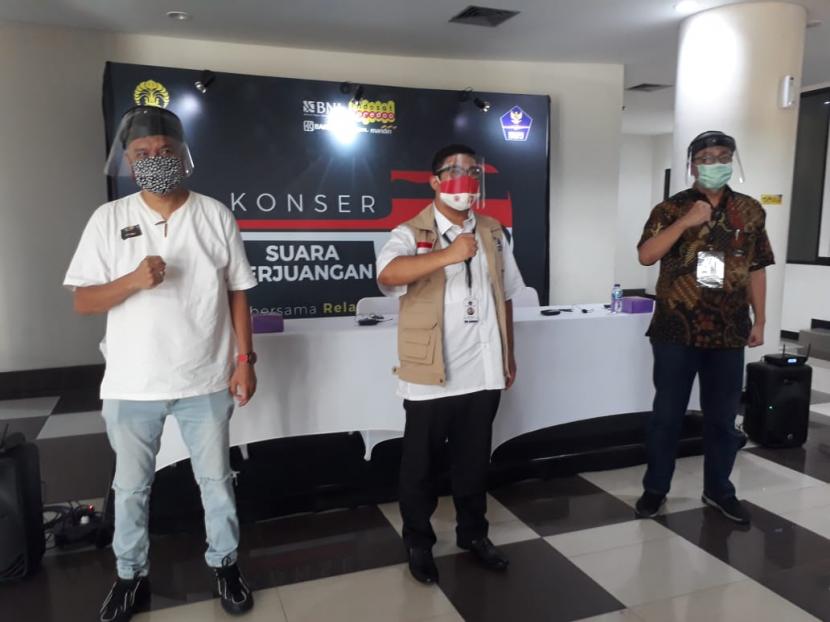 Ikatan Alumni Universitas Indonesia (Iluni UI) berkolaborasi dengan Satuan Tugas Penanganan Covid-19 menggelar sebuah konser apresiasi bagi relawan Covid-19 bertajuk Konser 75 Suara Perjuangan dari UI Bersama Relawan untuk Indonesia. 