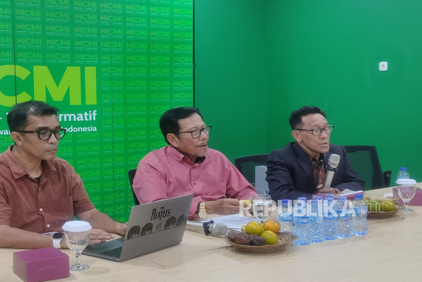 Ikatan Cendekiawan Muslim se-Indonesia (ICMI) menyerukan agar dunia bersatu dalam aksi nyata untuk menghentikan aksi genosida yang sudah setahun lebih terjadi di Gaza, Palestina. 