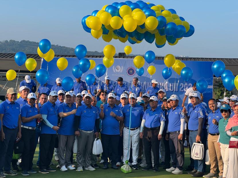 Ikatan Keluarga Alumni Universitas Islam Indonesia (IKA UII) sukses menggelar turnamen golf bertajuk Golfing and Giving di Sentul Highland Golf, Kabupaten Bogor, Jawa Barat, Ahad (4/8/2024). 