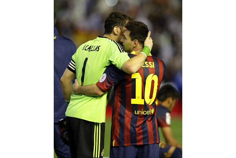 iker casillas bersama lionel messi