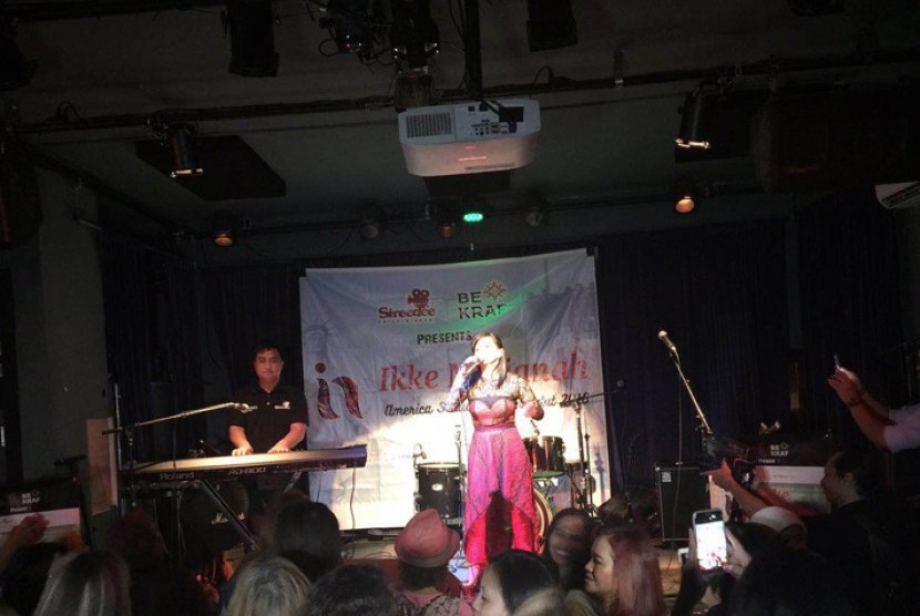 Ikke Nurjanah saat konser di di Gold Sounds, New York City, AS pada 6 September 2016.