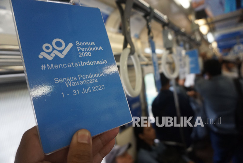 [Ilustrasi] Iklan sosialisasi (Badan Pusat Statistik) BPS mengenai Sensus Penduduk 2020 terpasang di Rangkaian KRL Commuter Line. 