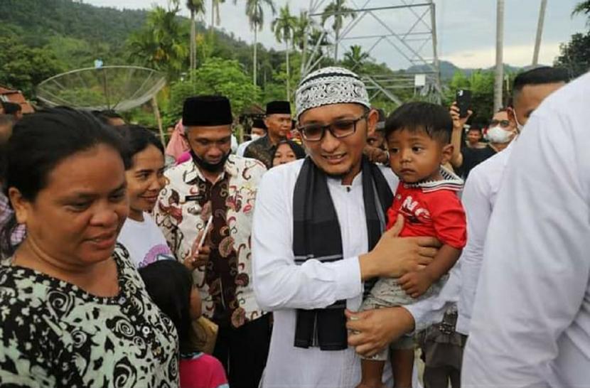 Ilham terharu saat diajak menginap di rumah dinas Wali Kota Padang Hendri Septa.