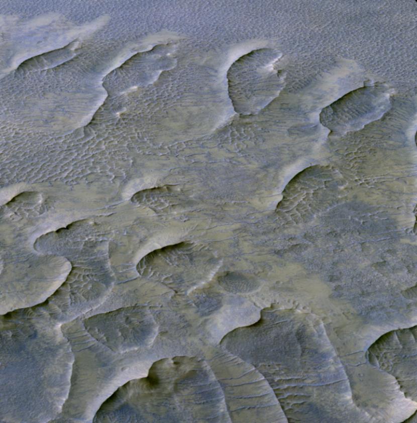 Ilmuwan menemukan bukit pasir di Mars, tepatnya di wilayah Valles Marineris di Mars.