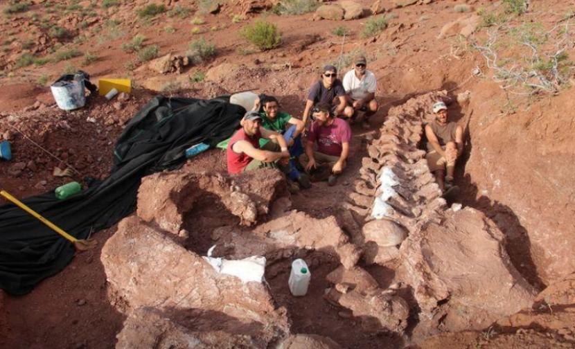 Ilmuwan menemukan fosil dinosaurus tertua di Argentina.