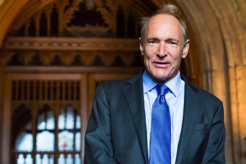 Nama Sir Tim Berners Lee sudah tidak asing lagi dalam sejarah internet.
