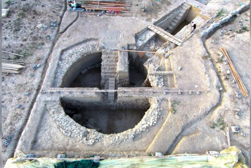  Ilmuwan telah menemukan makam kuno berlapis emas di situs Pylos, Yunani. 