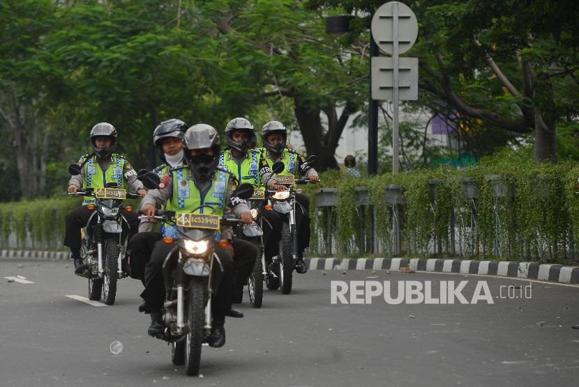 Polresta Solo Patroli di Kampung Imbau Warga Tetap di Rumah. Foto ilustrasi