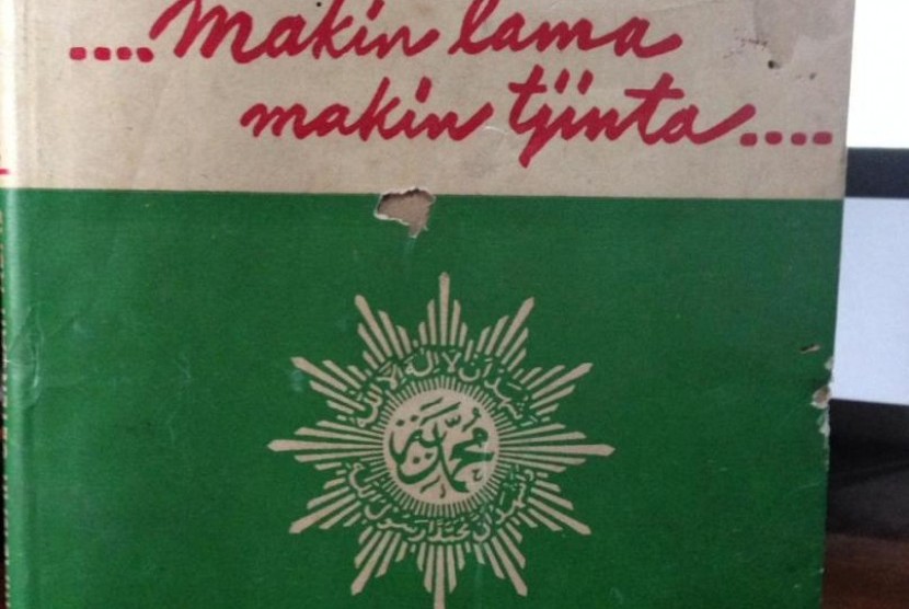 Ilustrasi buku Makin Lama Makin Tjinta; Muhammadijah Setengah Abad 1912-1962.