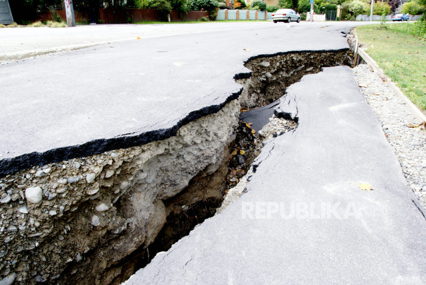 ILUSTRASI Gempa bumi