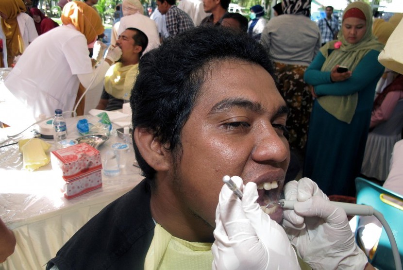  Pemeriksaan gigi (Ilustrasi). Gigi berlubang termasuk penyakit menular.