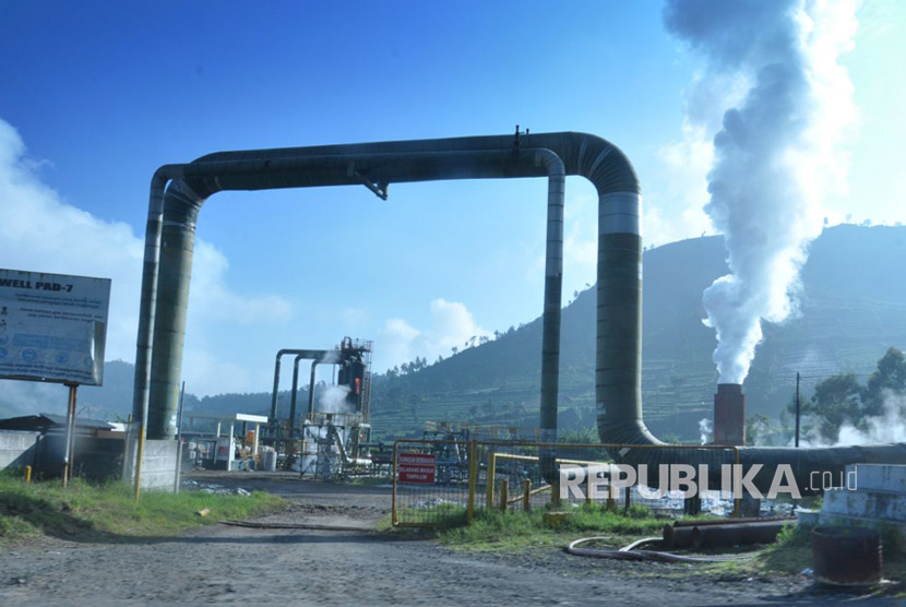 Ilustrasi: Instalasi pemanfaatan panas bumi untuk prmbangkit listrik, di Dataran Tinggi Dieng, Kecamatan Banjarnegara, Jawa Tengah. 