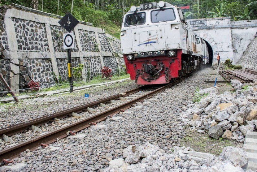 Ilustrasi kereta api. Pemerintah pusat akan kembali mengaktifkan jalur kereta api Rangkasbitung-Labuan.