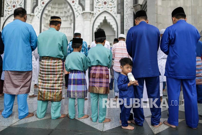 Negara Bagian Sabah Tolak RUU Syariah Kontrol Non-Muslim. Ilustrasi Muslim Malaysia