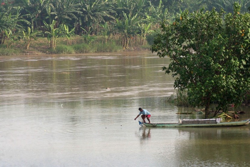 Musim Penghujan, Sampah Sungai di Banyumas Perlu Dibersihkan (ilustrasi).