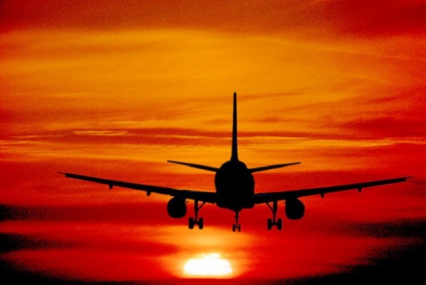 Ilustrasi penerbangan. Pergerakan penumpang dan pesawat meningkat di Bandara Internasional Sultan Hasanuddin pada Januari-Februari 2023. 
