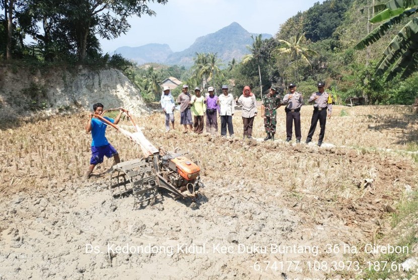 Ilustrasi petani yang mengalami kekeringan