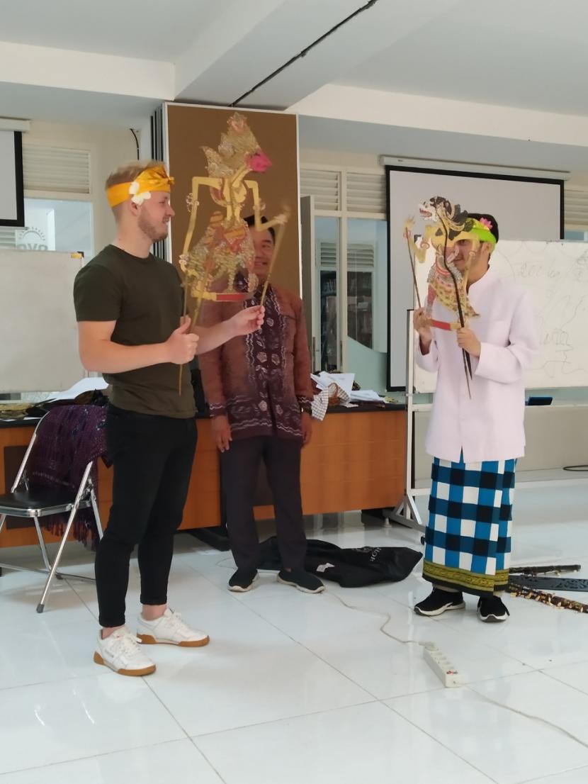 ilustrasi. Saat mahasiswa asing belajar bahasa dan budaya Indonesia di UMM. Foto diambil sebelum merebaknya wabah Covid-19