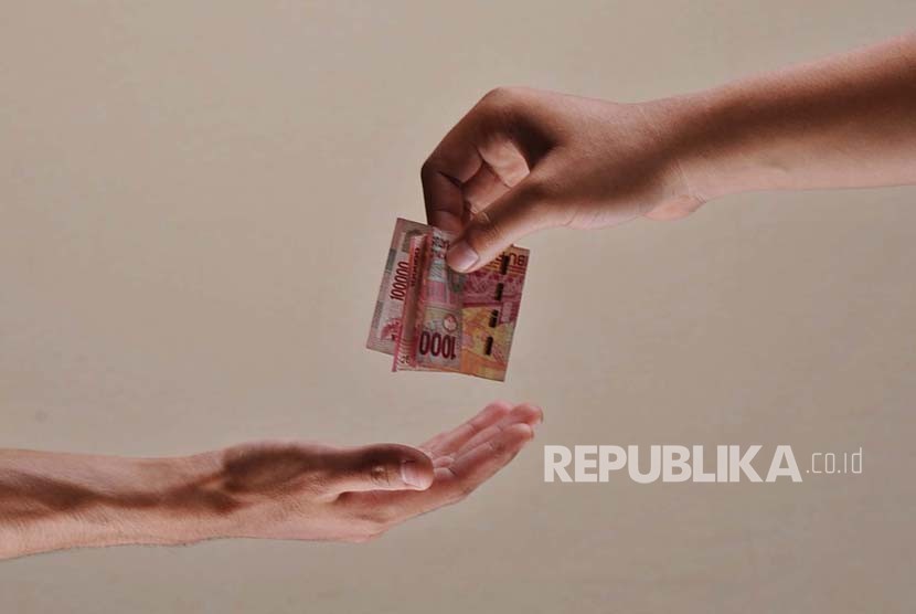 Bagaimana Cara Hemat Tapi Bisa Rutin Sedekah? Foto: Ilustrasi Sedekah