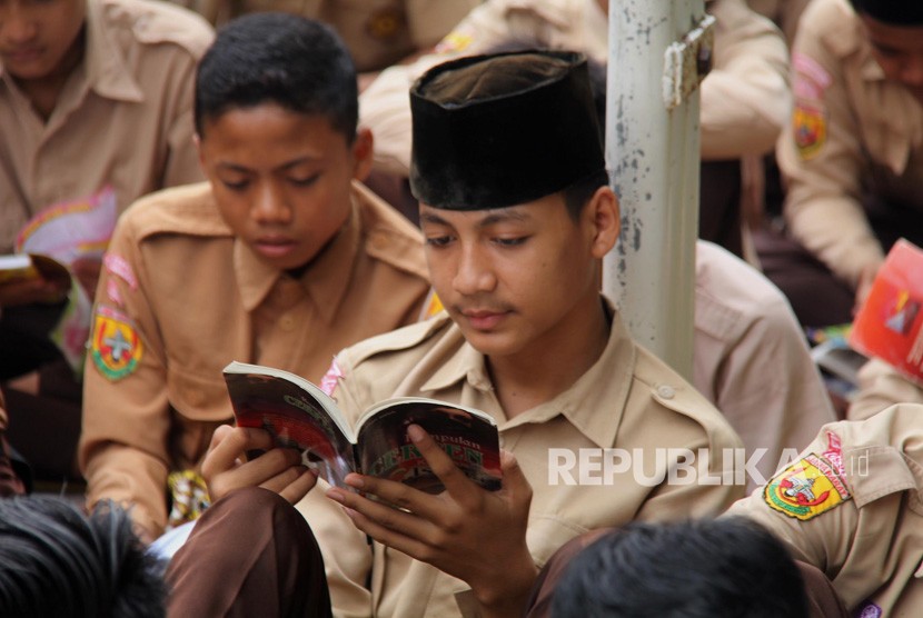 Peluncuran Buku Literasi Digital Dorong Majukan Madrasah Hadapi Tantangan DIgital. Foto:    Ilustrasi Siswa Madrasah