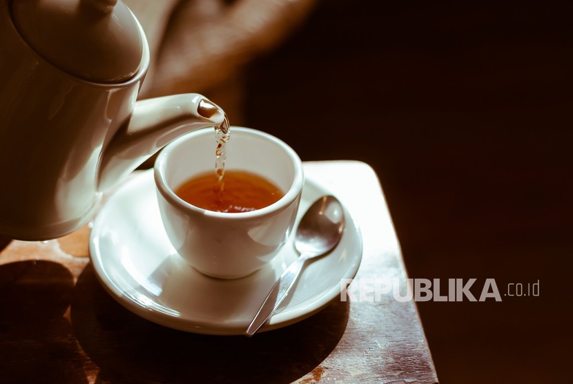 Sebuah riset terbaru di Cina menemukan bahwa orang yang mengonsumsi teh secara rutin memiliki risiko penyakit lebih rendah dibanding mereka yang tidak meminum teh secara rutin (Ilustrasi Teh Hangat)