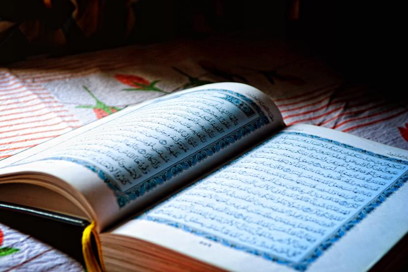 Ayat-ayat khusus kafir tak serta merta bisa untuk orang Islam. Ilustrasi Alquran